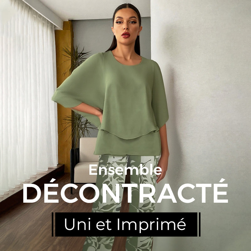 Chic set with trendy printed pants and elegant turtleneck top