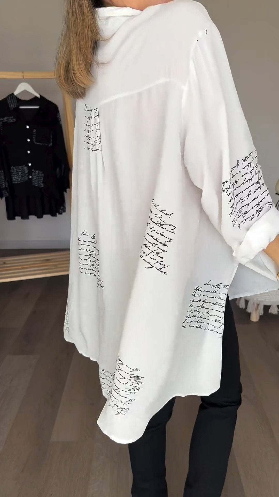 Helene | Fashionable shirt with handwritten motif