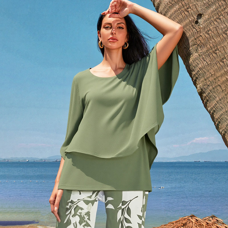 Chic set with trendy printed pants and elegant turtleneck top