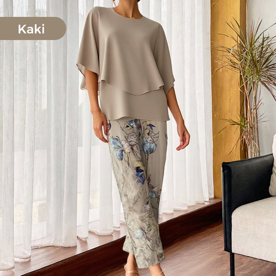 Chic set with trendy printed pants and elegant turtleneck top