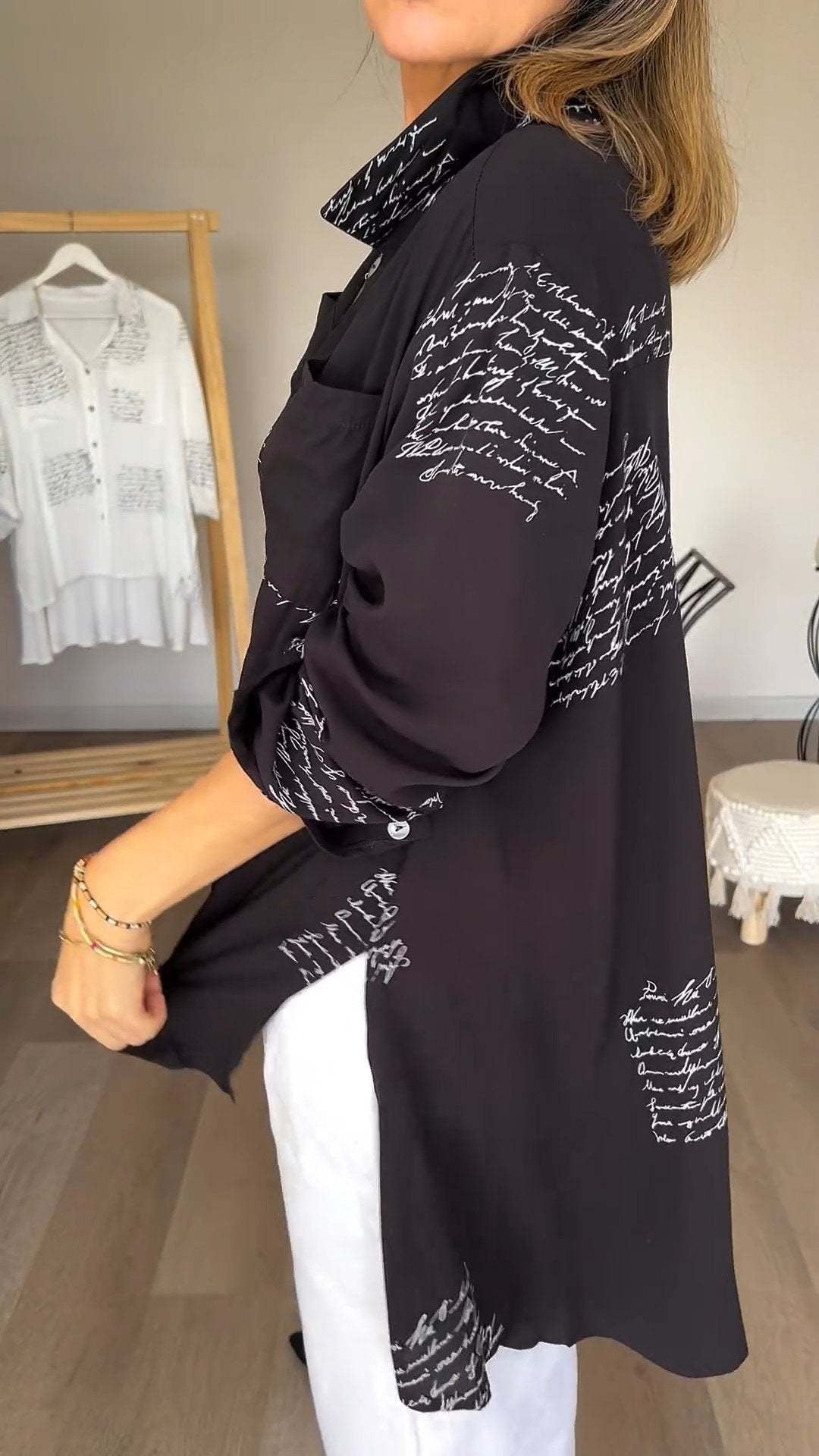 Helene | Fashionable shirt with handwritten motif
